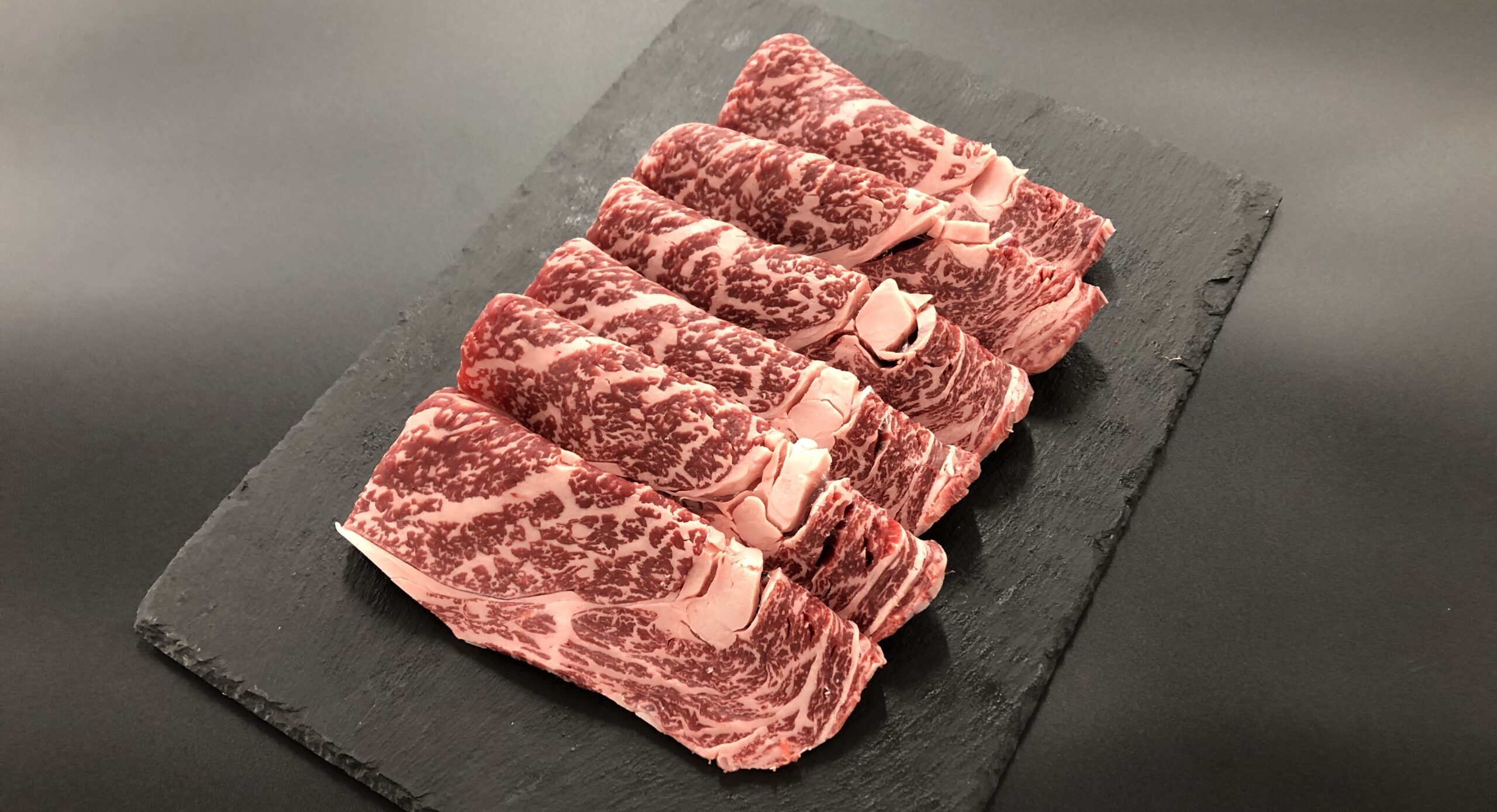 和牛・国産牛・輸入牛の違いを比較したイメージ